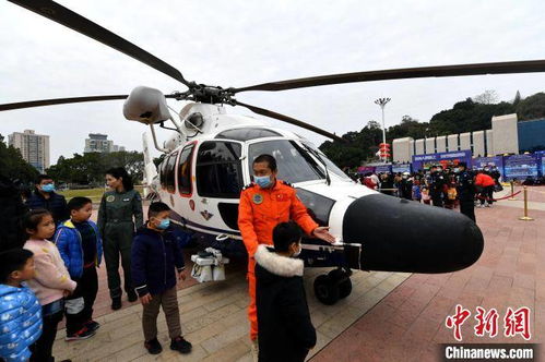 首个中国人民警察节 各种警用装备亮相福州 110宣传日 活动